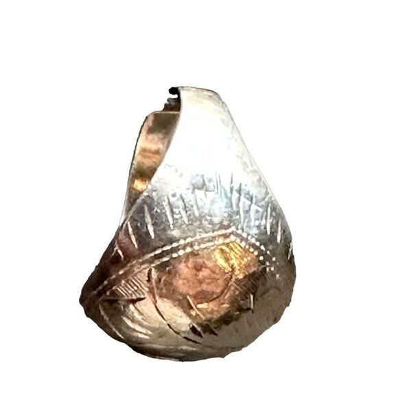 Sterling Silver 925 Dome Ring with Floral Etched Design - Picture 8 of 11